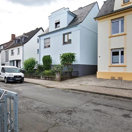 Mit Garten Апартаменты Андернах